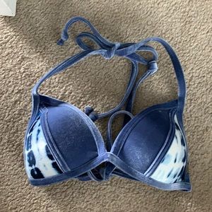 PINK push-up bikini top/ size s// great condition